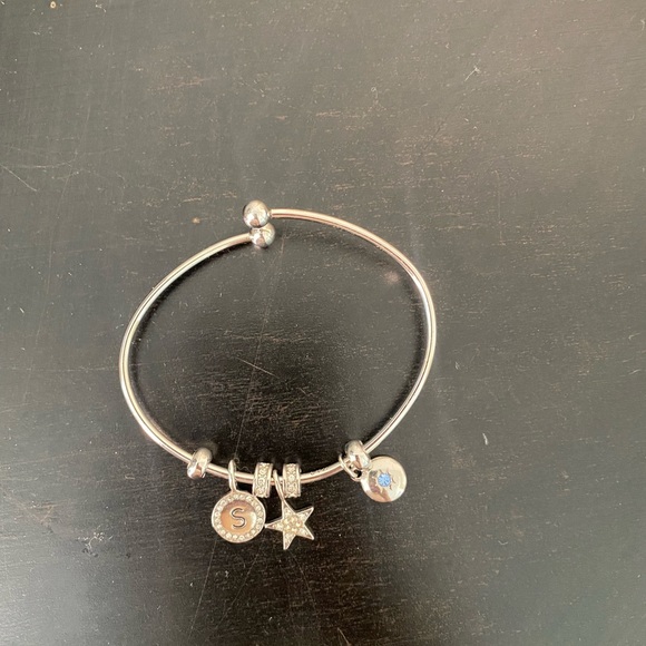 Chloe & Isabel bracelet with charms - Picture 5 of 7